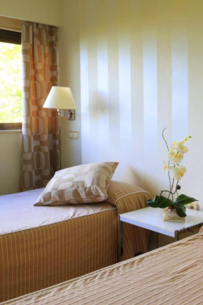 Отель Hotel Escuela Madrid  Мадрид